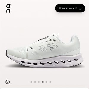 OnCloud Womens Cloud Surfer size 8.5. Only worn 1 time, wrong size, box included